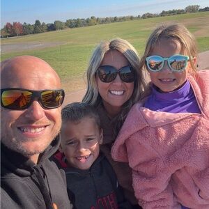 Meet your Posher, Fay